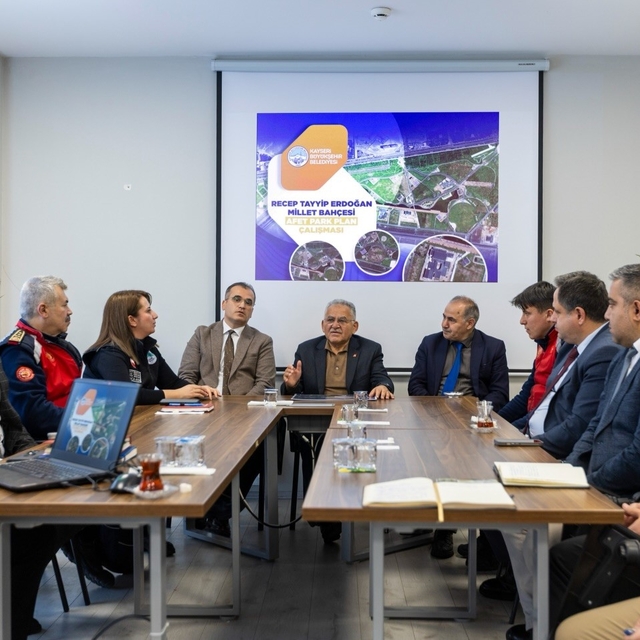 Başkan Büyükkılıç, afetlerde kullanılacak park alanlarına yönelik toplantıy...