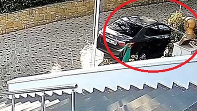 İlkokul öğrencisi, Atatürk büstüne selam durdu; o anlar kamerada