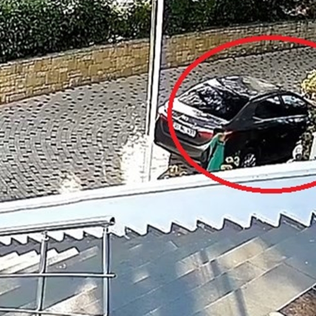 İlkokul öğrencisi, Atatürk büstüne selam durdu; o anlar kamerada