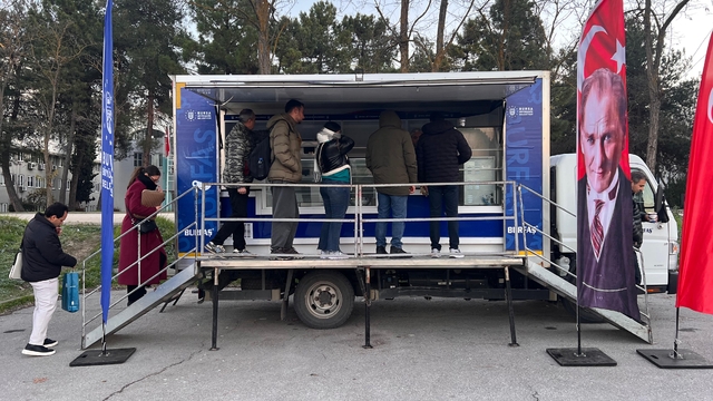 Bursa'da üniversite öğrencilerine sıcak çorba