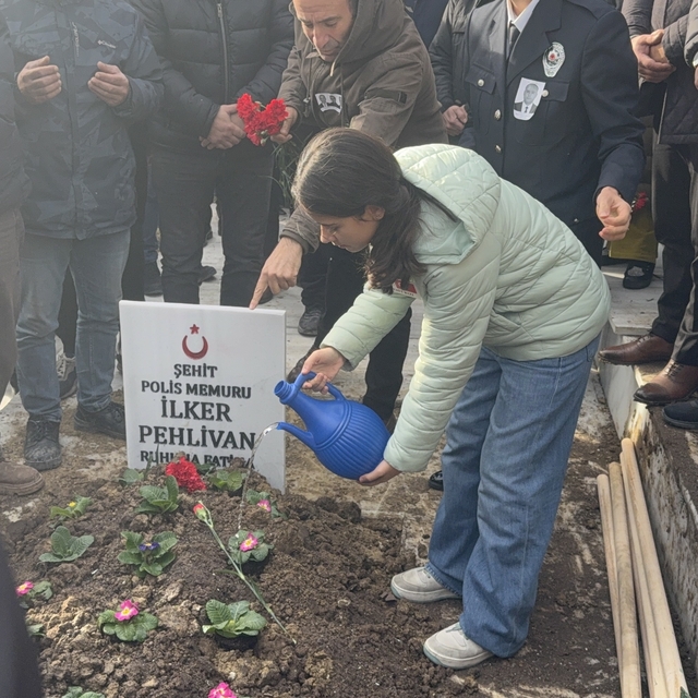 DEAŞ operasyonunda şehit olan 3 polis için Yalova'da tören (3)