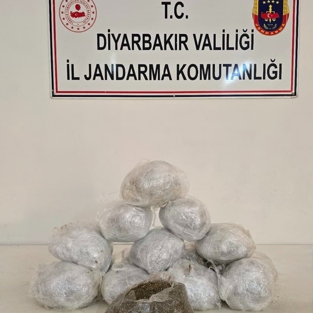 Diyarbakır'da uyuşturucu operasyonu: 32 kilo esrar ele geçirildi
