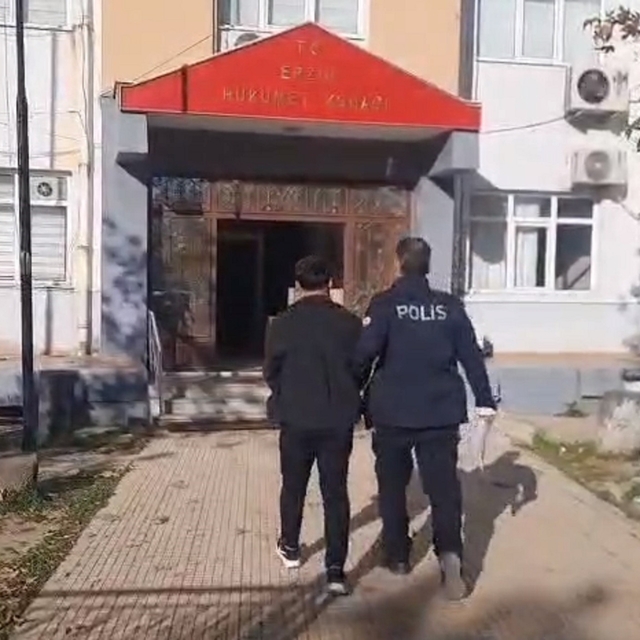 Erzin'de evinde ruhsatsız silah ve mermi ile yakalanan şahıs tutuklandı