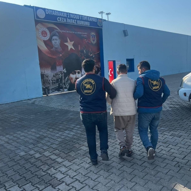 Diyarbakır'da haklarında kesinleşmiş hapis cezası olan 90 şahıs yakalandı
