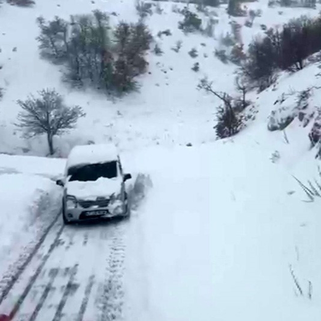 Gercüş'te karda mahsur kalan 5 kişi kurtarıldı