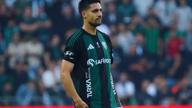 Tarkan Serbest, Kocaelispor camiasına veda etti
"Her zaman kalbimde olacaksınız"