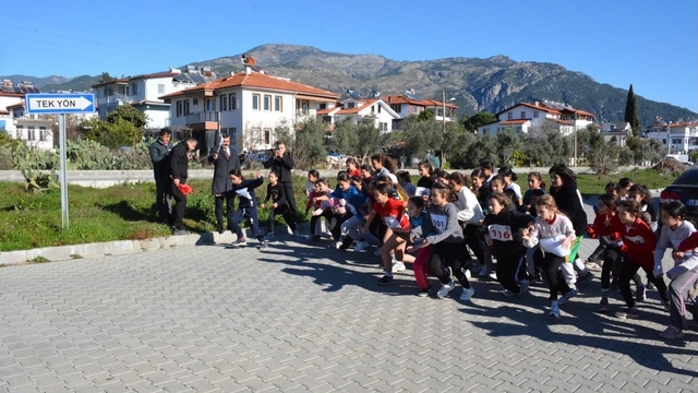 Köyceğiz'de Atatürk yol koşusu yapıldı