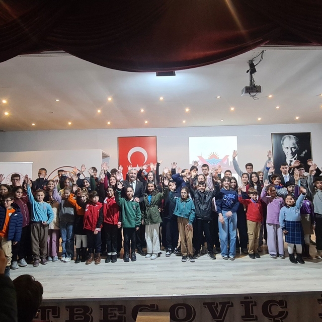 Efeler'de öğrenci meclisi açılış programı gerçekleştirildi