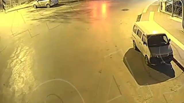 Otomobilin köprüden Yeşilırmak Nehri'ne uçtuğu kaza kamerada