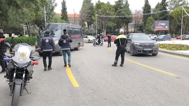 Muğla Cumhuriyet Meydanı'nda geniş kapsamlı trafik denetimi