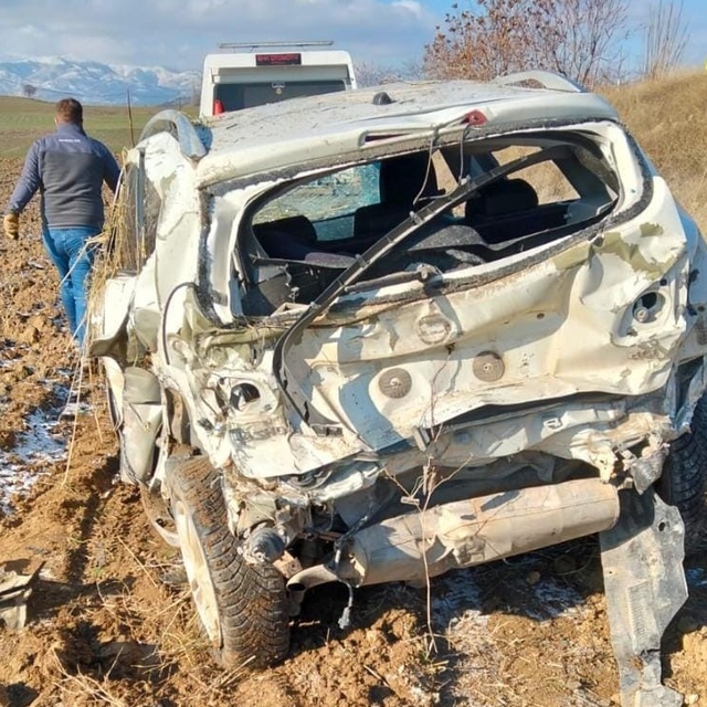 Amasya'da otomobil ile SUV araç çarpıştı: 8 yaralı