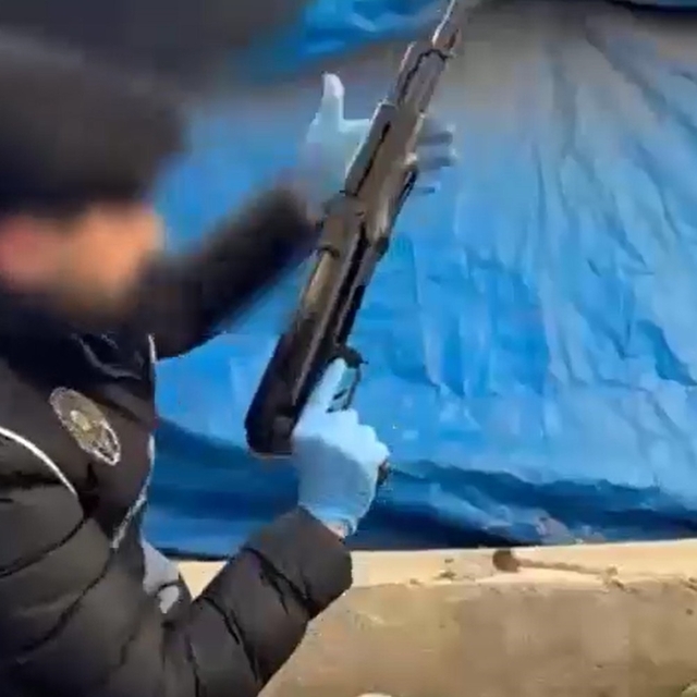 Gaziantep'te kaçak silahları toprağa gömen 2 şüpheli tutuklandı