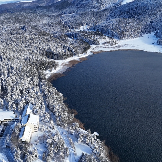 Karla kaplı Abant'ta eşsiz manzara