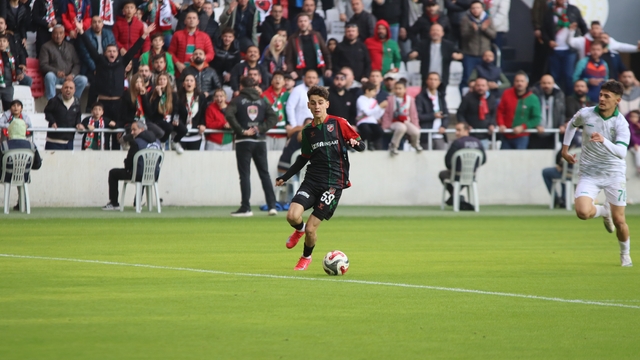 Karşıyakalı Adem Yeşilyurt'a milli davet