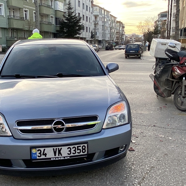 Çorum'da otomobil ile motosiklet çarpıştı: 1 yaralı