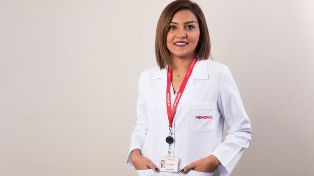 Yılbaşı akşamında yemek yerken pişman etmeyecek 10 altın kural