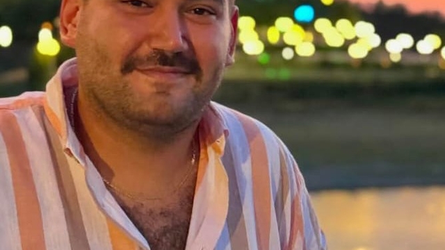 Adana'da kargoya bırakılan kaçak sigara paketini polise teslim eden şube müdürü öldürüldü