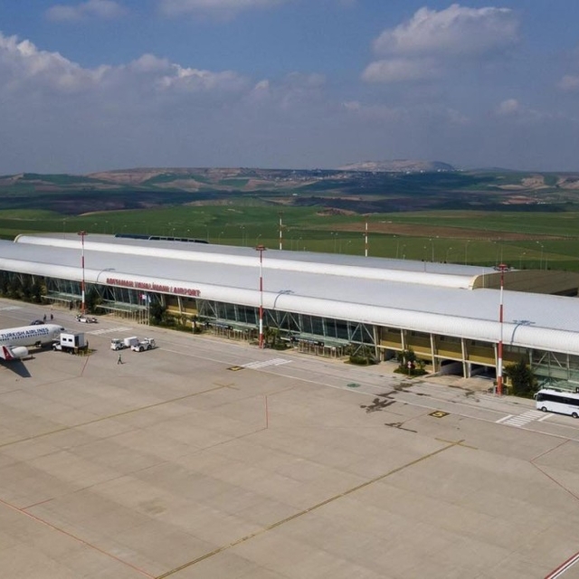 Adıyaman'da kar yağışı nedeniyle bazı uçuşlar iptal edildi