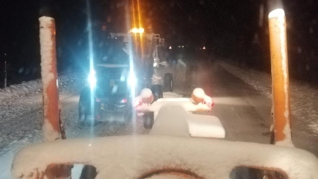 Antalya-Konya karayolunda kar yağışı başladı
Kar kalınlığı 10 santimetreye ulaştı, ekipler seferber oldu