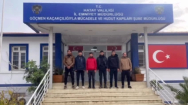Hatay'da araçta 6 kaçak göçmen yakalandı