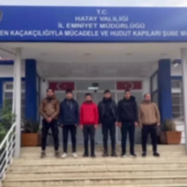 Hatay'da araçta 6 kaçak göçmen yakalandı