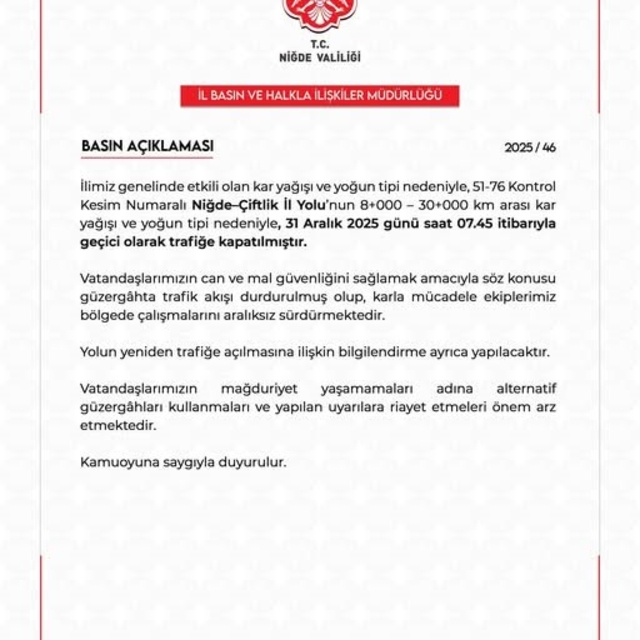 Yoğun kar ve tipi Niğde-Çiftlik yolunu trafiğe kapattı