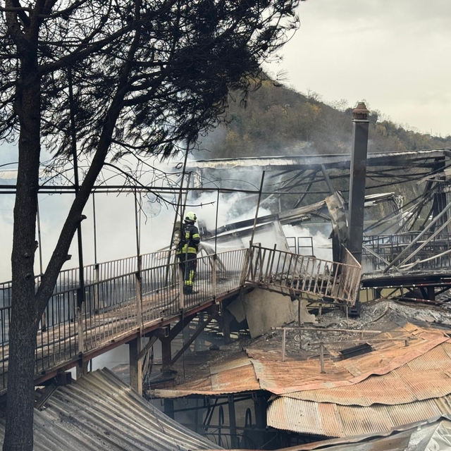 Trabzon'da Sera Gölü'ndeki restoranda çıkan yangın söndürüldü