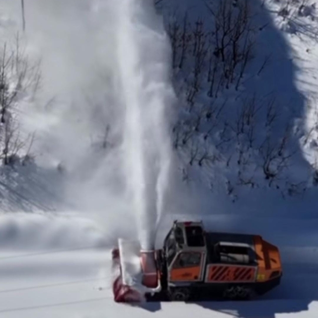 Tunceli'de kar yağışı etkili oldu, 254  köy yolu ulaşıma kapandı