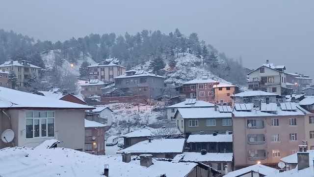 Tosya'da kar yağışı etkili oluyor