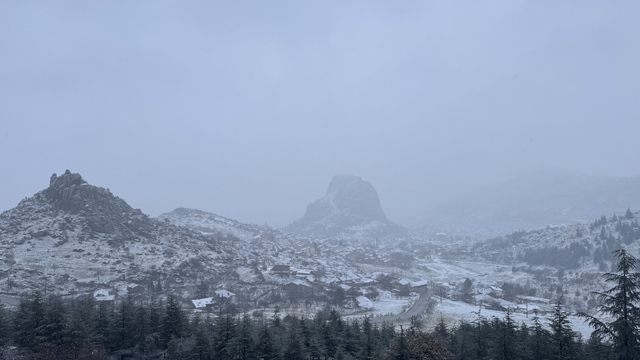 Afyonkarahisar'da kar etkili oluyor