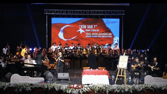 Genç yetenekler, sanatın gücüyle Eskişehir'de buluştu
Yücel Arzen ve genç yeteneklerden görkemli performans