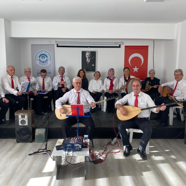 Eskişehir'de Yaşlı Bakım Merkezi'nde  'Gönüllere Dokunan Moral ve Dayanışma...