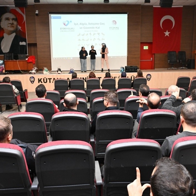Kütahya İl Emniyet Müdürlüğü personeline işaret dili bilgilendirmesi