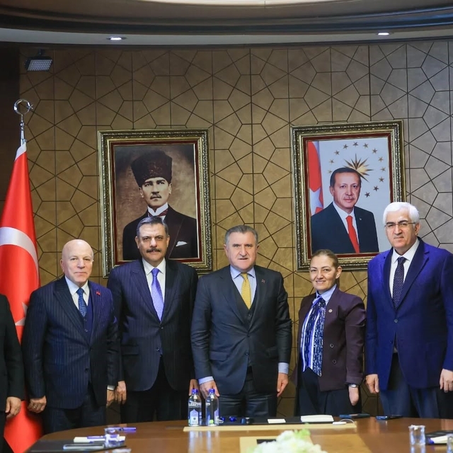 5 bin kişilik salon için imzalar atıldı