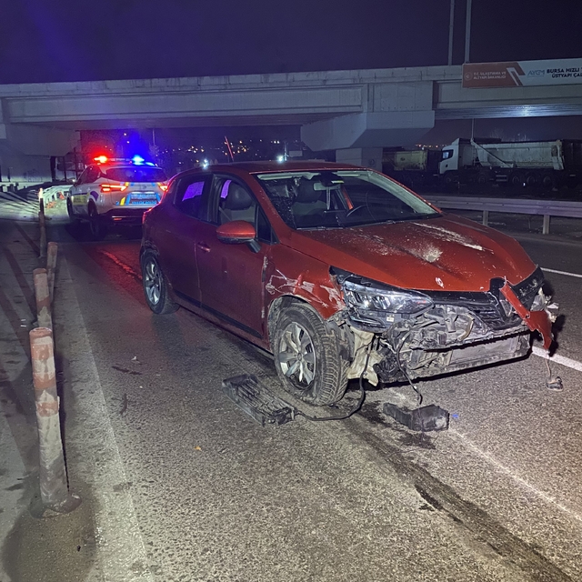 Bursa'da alkollü sürücü kazaya neden oldu: Karşı şeride geçen araçta 1 kişi...