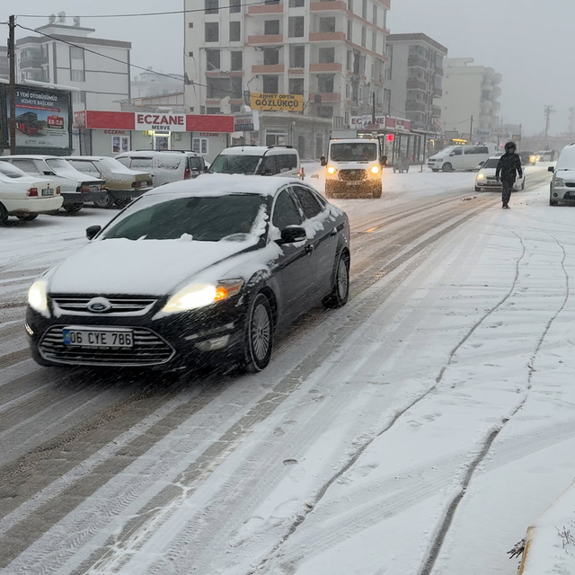 Adıyaman'da kar ulaşımı olumsuz etkiledi