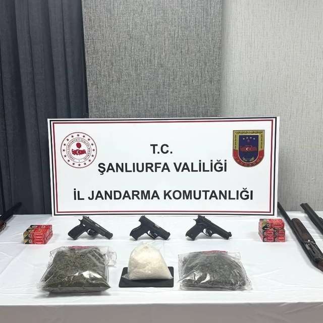 Viranşehir'de uyuşturucu ve silah ele geçirildi