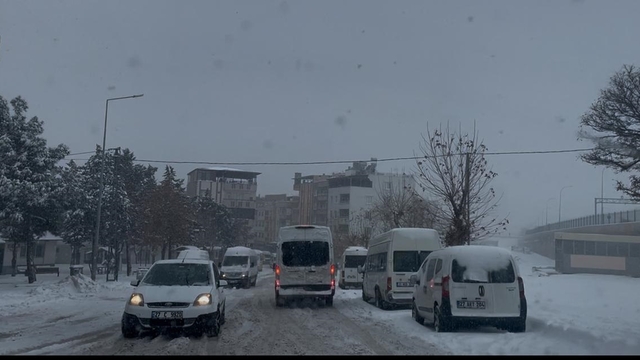 Gaziantep'te kar ulaşımı olumsuz etkiledi