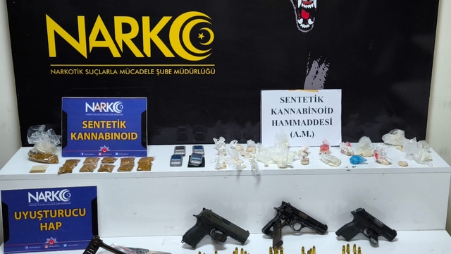 Adana'da uyuşturucu operasyonunda yakalanan 3 zanlı tutuklandı