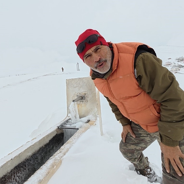 Tokat'ta eksi 10 derece çeşmeyi dondurdu