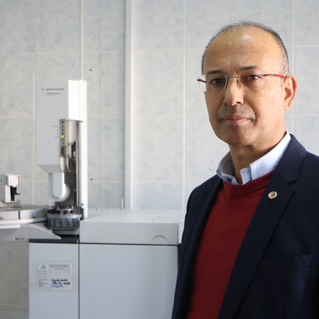 'Sahte içkiyi ayırt etmek için sanal medyada yapılan mavi ışık deneylerine...