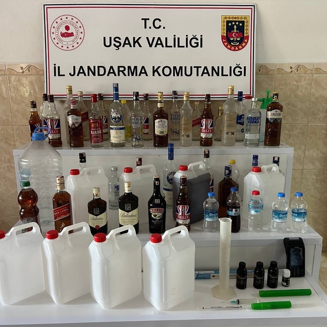 Uşak'ta yılbaşı öncesi jandarma içki kaçakçılarına darbe