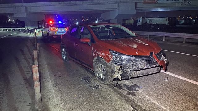 Bursa'da alkollü sürücü kazaya neden oldu: Karşı şeride geçen araçta 1 kişi ağır yaralandı
Bursa'da kontrolden çıkan otomobil karşı şeride geçti
Bursa'da 1.48 promil alkollü sürücü kazaya neden oldu