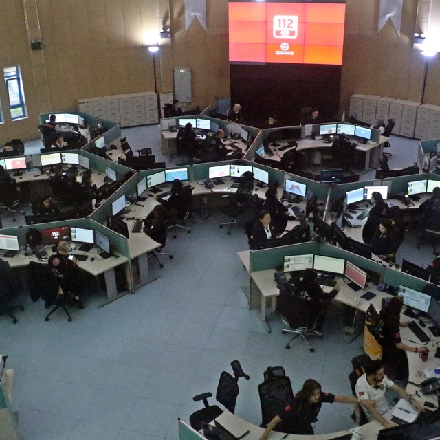 Antalya'da 112 Acil Çağrı Merkezine 2025 yılında 3 milyon çağrı geldi, yüzd...