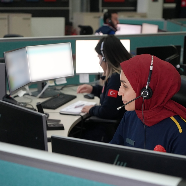 112'ye gelen çağrılar "pes" dedirtti: Elon Musk ile görüşüp Mars'a gitmek i...