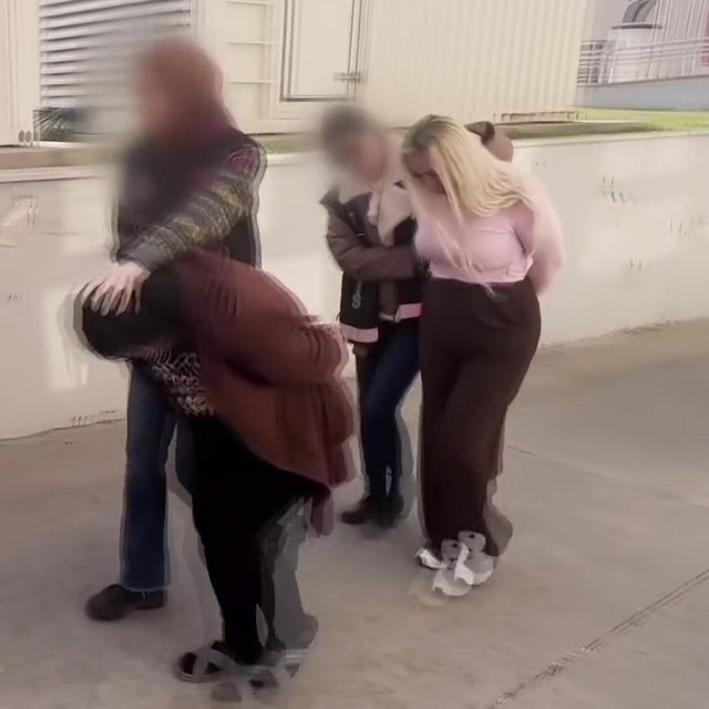 Adana'da evlerinden uyuşturucu ve silahlar çıkan 2 kadın tutuklandı