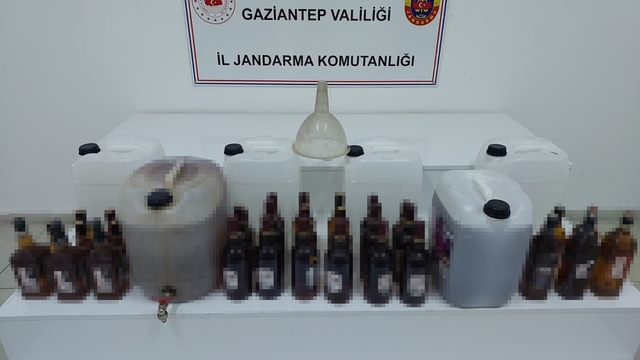Gaziantep'te 140 litre sahte, 39 bin litre kaçak alkol ele geçirildi