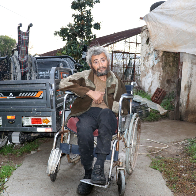 Muşambayla çevrili alanda yaşam mücadelesi