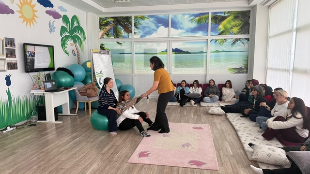 Tekirdağ'da normal doğuma yönelik ebe destekli proje hayata geçirildi