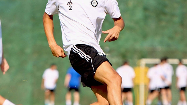 Altay Osman'ı bırakmıyor